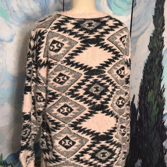 DENIM 24/7 PINK/BLACK FUZZY EYELASH PRINT SWEATER - Picture 5 of 7